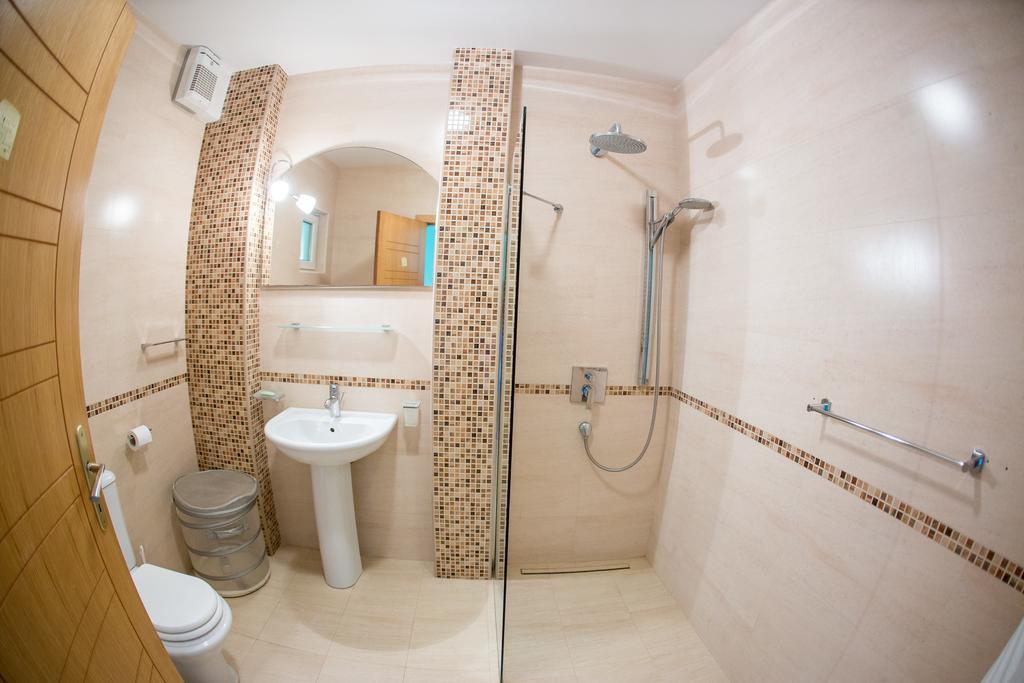 Saint Stefan Apartments Sveti Stefan Rum bild